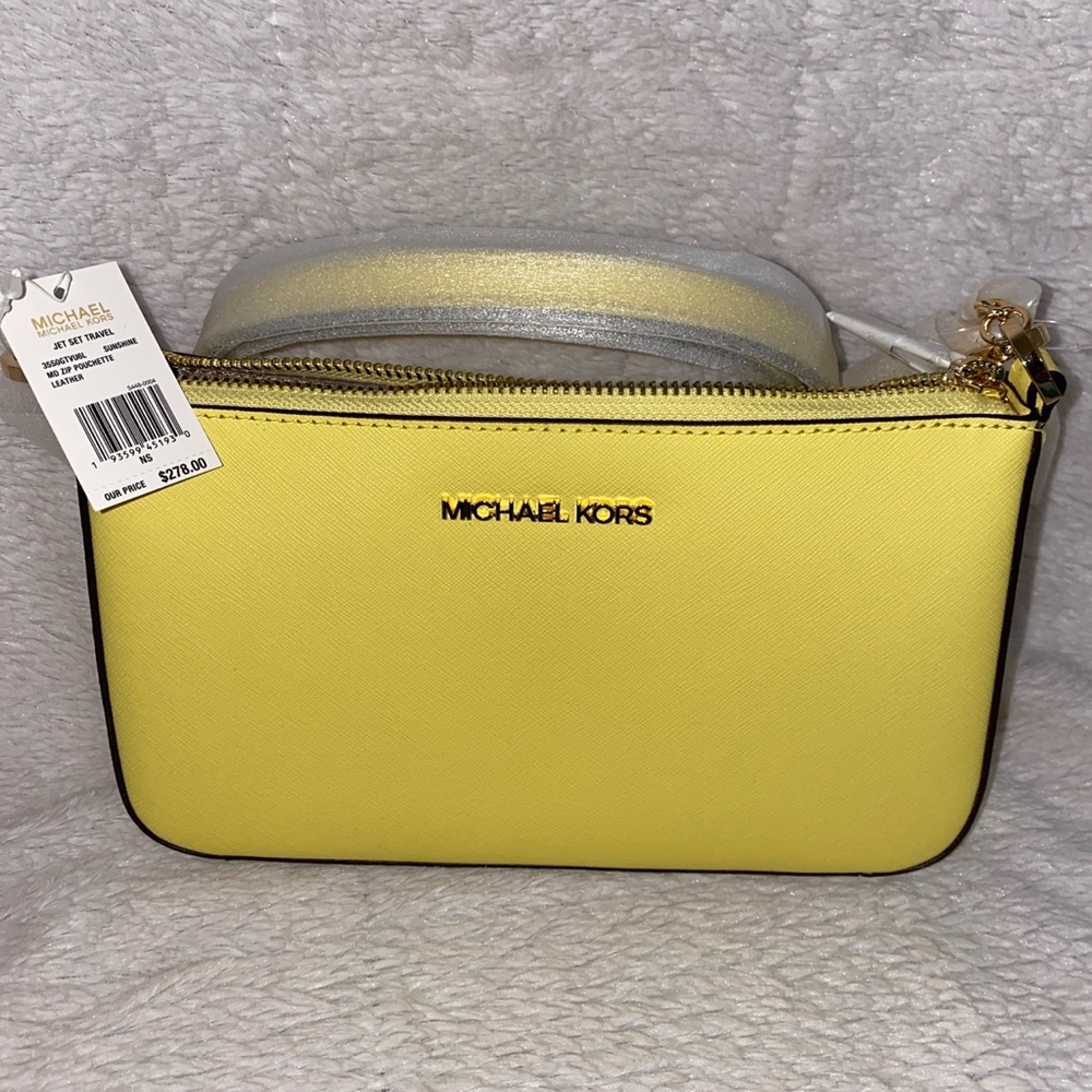 Michael kors jet set travel bag